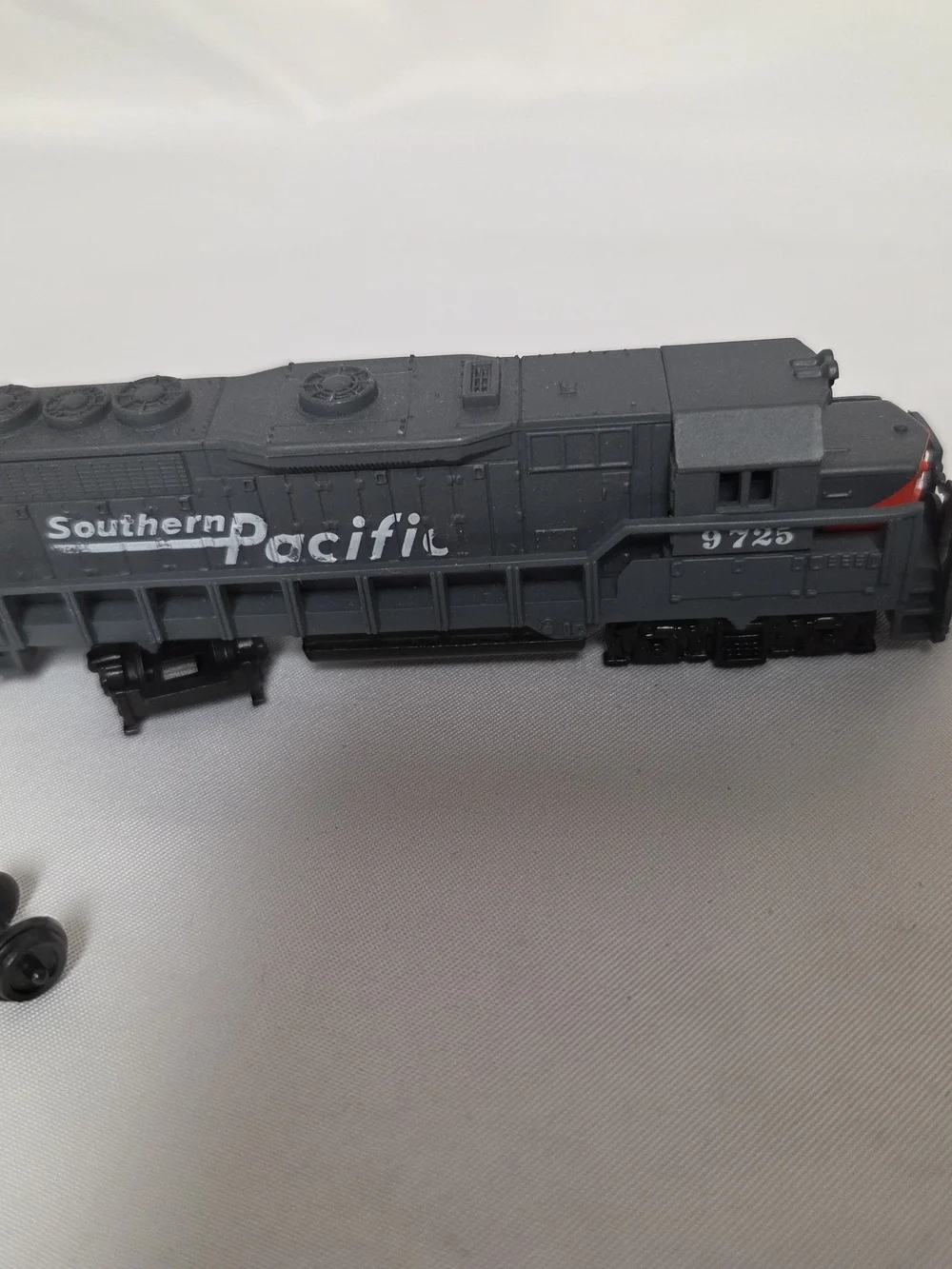 Southern Pacific Locomotive 9725 High Speed N Scale & Tank Car